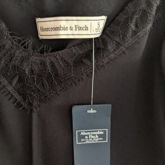 NWT Abercrombie Lace Trim Black Camisole Tank Top Size Small - Picture 3 of 4